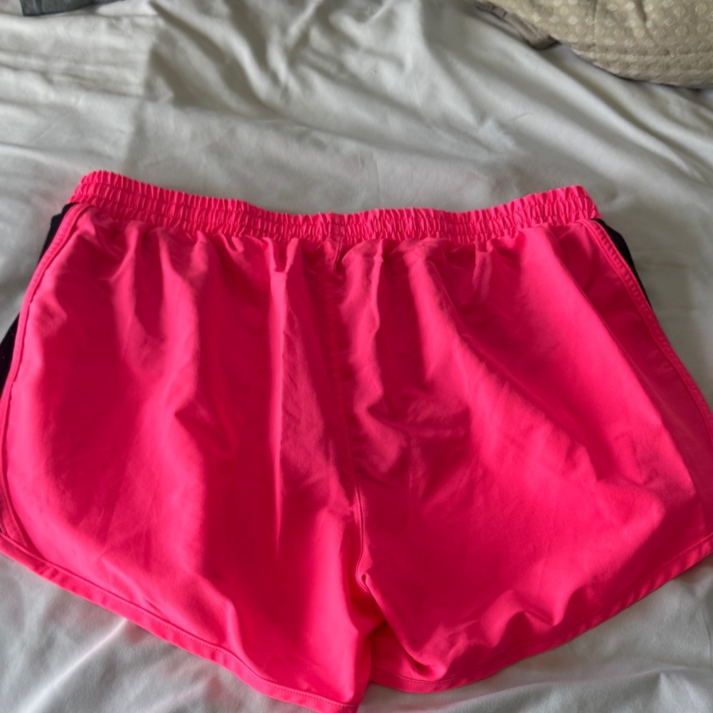Under Armour Women’s Neon Pink Athletic Shorts with Black Panels - Picture 5 of 5